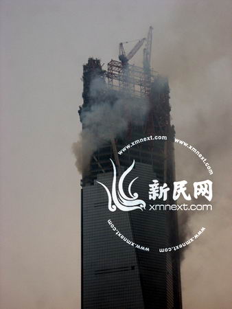 上海环球金融中心着火了？谣言！