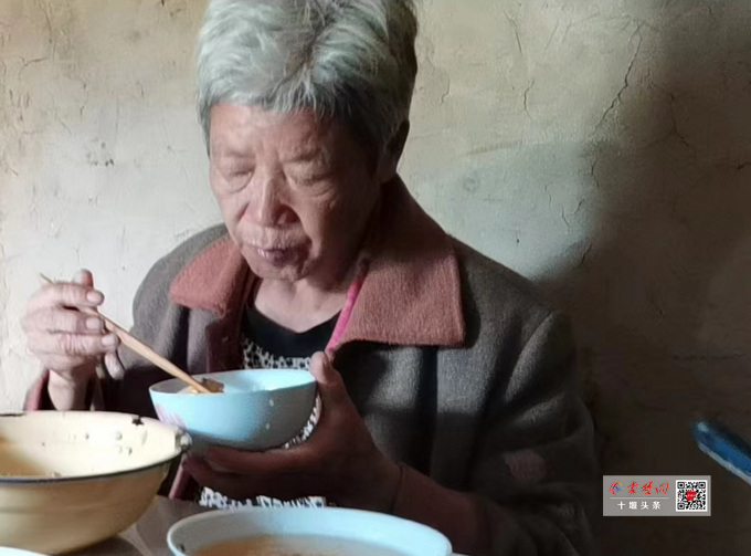 70岁奶奶的超燃生活，主食减量，走路如风